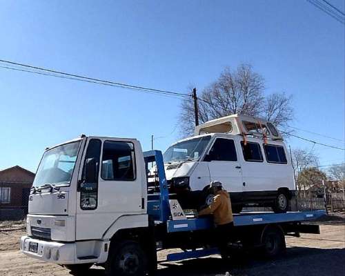 Auxilio y Traslados de Vehiculos Pesados y Cargas Generales.