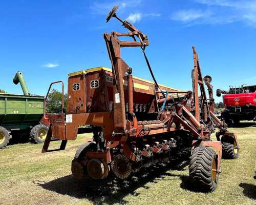 Sembradora Bertini 32000 de 32 a 17,5