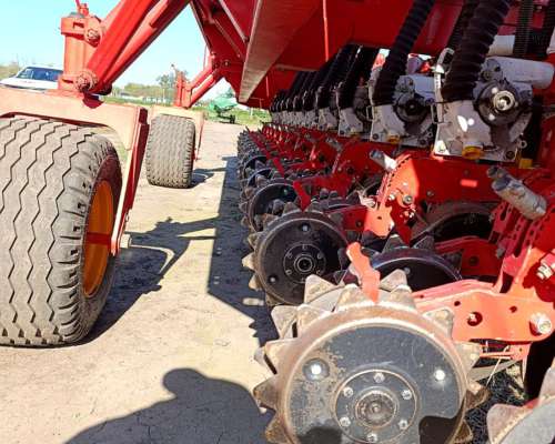 Sembradora Neumatica Bertini 32000 de 24 a 35 y 16 a 52