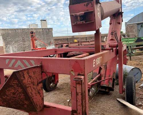 Extractor / Cargador de Grano Akron E180 T