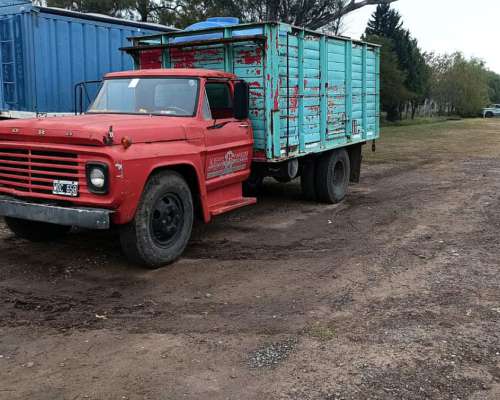 Ford 600 con Tanque de 8000l