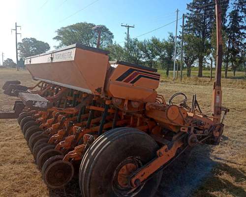 Sembradora Agrometal GX3 21 a 21 CM, Fertilizacion Trasero.