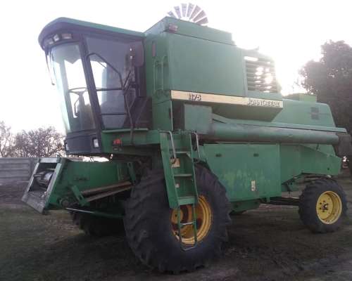 John Deere 1175. año 2004.