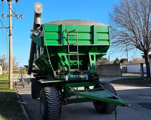 Acoplado Semilla Fertilizante 22 TN C/balanza. Montecor