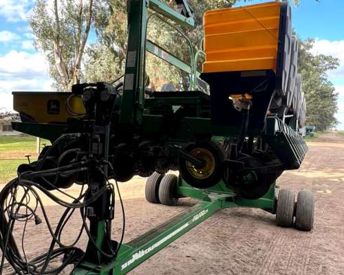 Autotrailer JD Mod: 1740 de 16 a 0.525 Neumatica (original)