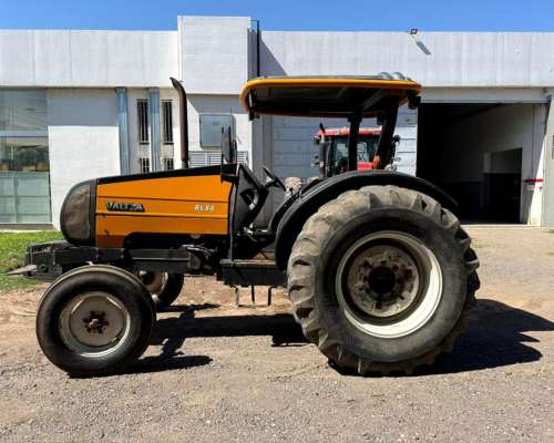 Tractor Valtra BL 88 con Techo