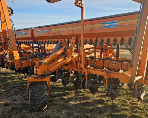 Sembradora Agrometal TX Mega 16/52 Mod.15, Fert.lateral