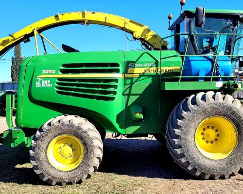 Picadora John Deere 7450 con Motor de 8500