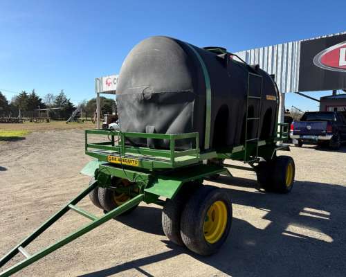 Acoplado Tanque de Arequito con Capacidad para 6000 Litros