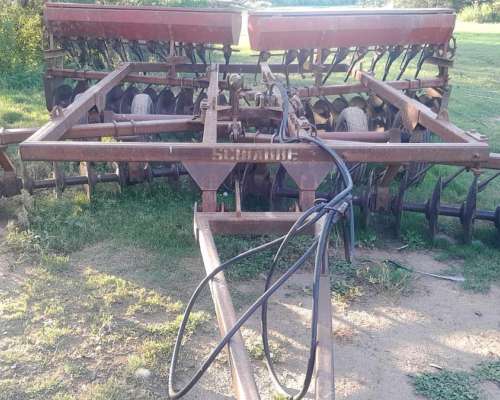 Rastra Desencontrada Schiarre 40 Discos con Cajon Sembrador