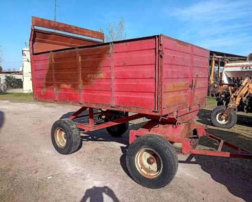 Acoplado Vuelco Trasero Mainero