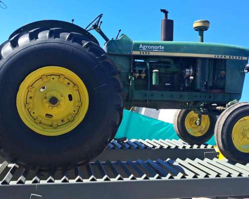 Tractor John Deere 3420