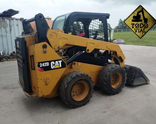 Caterpillar 242d 2017 74hp Permuto Oportunidad Todo Vial