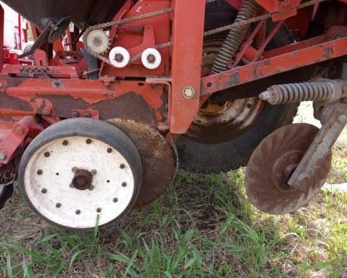 Sembradora Apache M6120 de 13 a 5252 C/ Monitor