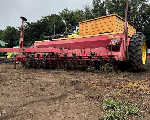 Sembradora Bertini 10000 con Fertilizador y Directa 25 Linea