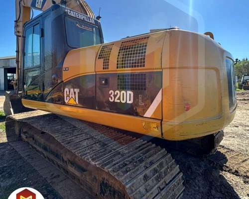 Retroexcavadora Caterpillar 320 DL Modelo 2010