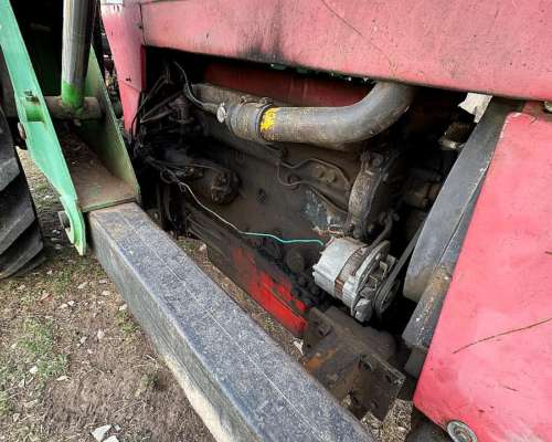 Massey Ferguson 1078 con Pala