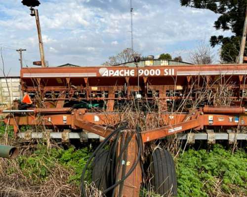 Sembradora Apache 9000 SII