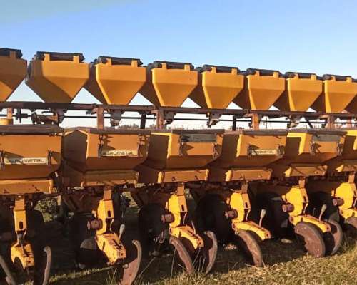 Sembradora Agrometal TX Grano Grueso con Acoplado