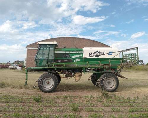 Pulverizadora Metalfor 2750 - 22m - Banderillero 3 Cortes.