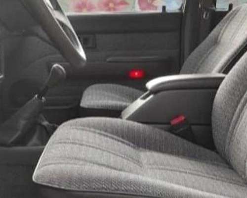 Toyota Hilux SR5 Motor 2.8 4X4 año 2001