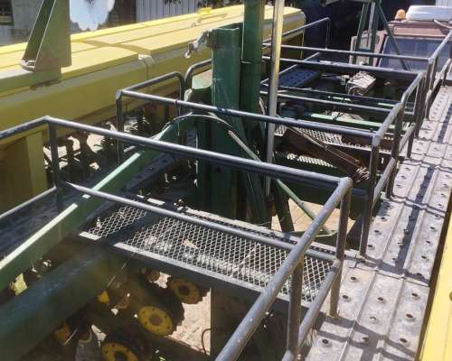 Sembradora Tedeschi 33-20 con Alfalfero