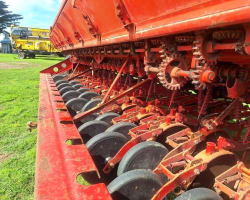 Sembradora Giorgi 28 Surcos a 15cm