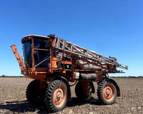 Pulverizadora Jacto Star 2500 Piloto y Corte Automático