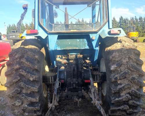 Tractor Agricola New Holland 4X4 año 2005