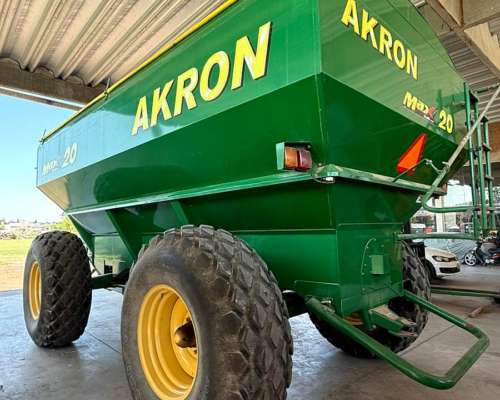 Excelente Akron 20 TN con Balanza