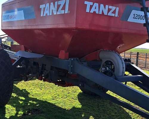 Sembradora Tanzi de 60 a 19 - Tolva 12.000 C/monitor - 2020