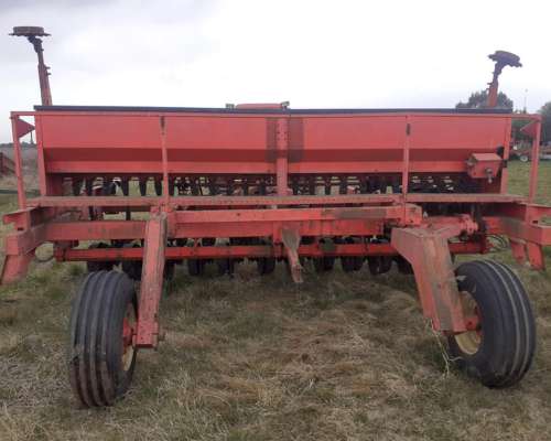 Sembradora Super Walter Triciclo - 25 Líneas a 17 cm - Alfal