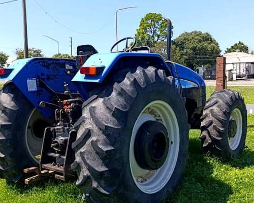 Tractor New Holland Tl85e Doble Tracción – con 3 Puntos