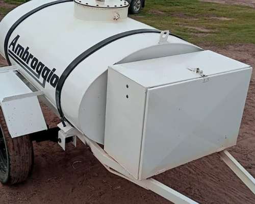 Cisterna 1000lts con Bomba