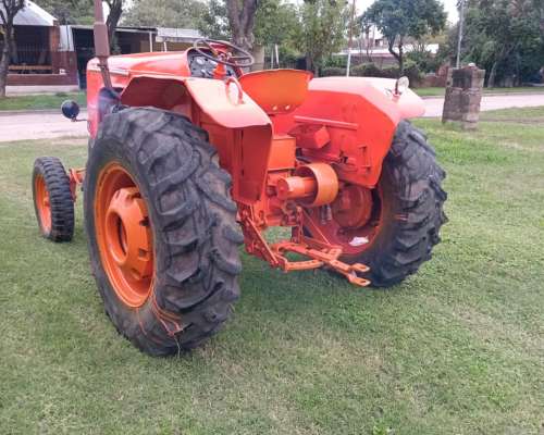 Tractor Fiat 450 con Hidráulico y Toma de Fuerza