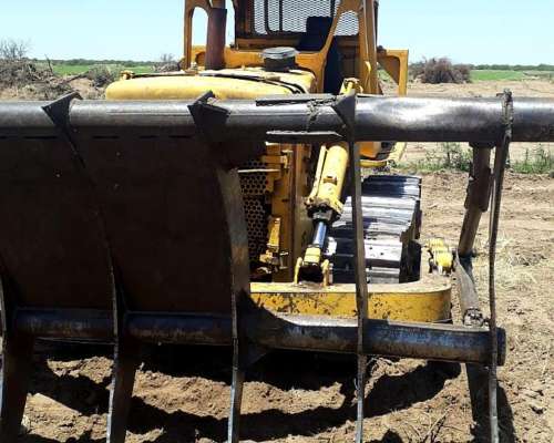 Topadora Caterpillar D7g. Serie Alta. en Marcha.