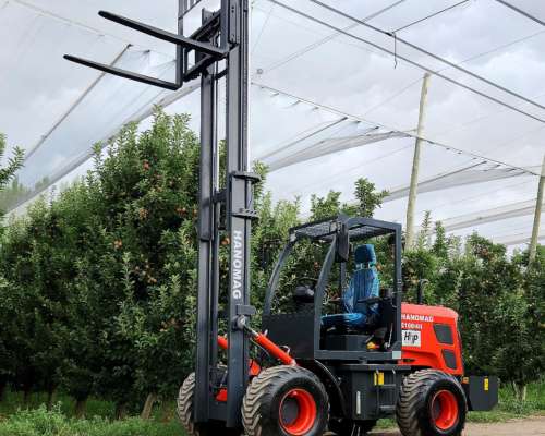 Elevador Articulado 4X4 Hanomag E100/4 II Alta Flotación