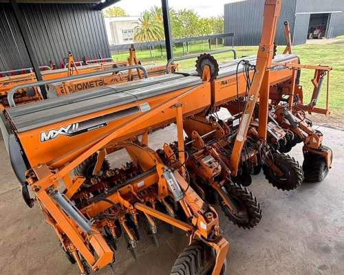 Agrometal MXY 37 a 17,5 , Monitor Plantium año 2013.