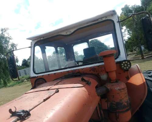 Tractor Fiat 780 con Cabina
