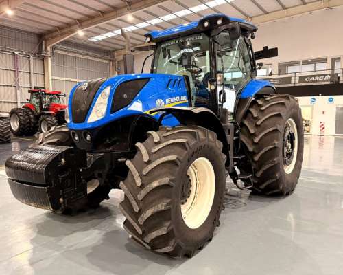 Usado - New Holland - T7-215 - año 2022 - 4wd - Piloto