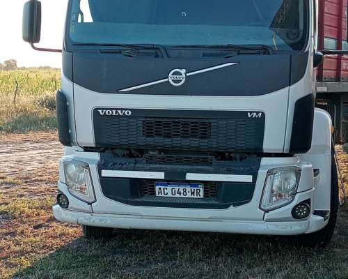 Vendo Volvo VM 330 Automático . Recibo Permutas de MÍ Inteés