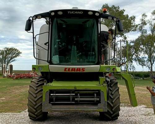 Claas Tucano Modelo 570 año 2012 -plataforma 35 Pies -8000 H