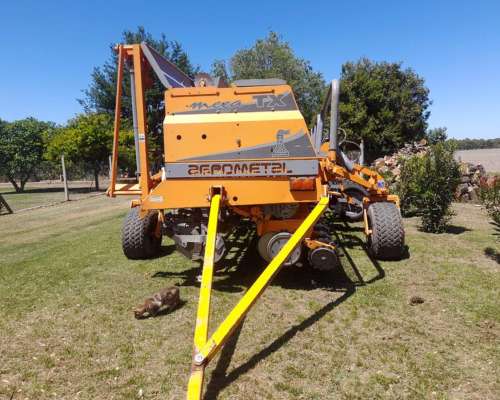 Sembradora Agrometal TX Mega Gruesa Neumática de 16 a 52 cm