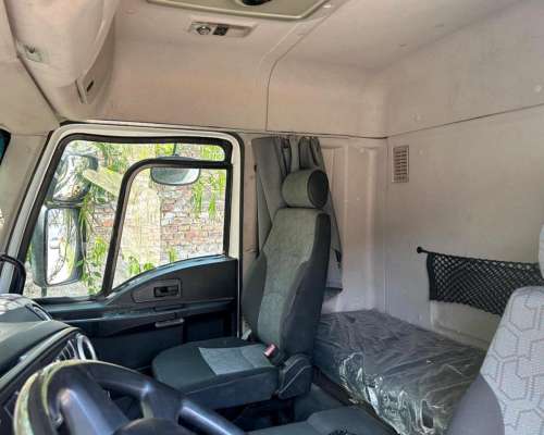 Ford Cargo 2042 año 2016 Tipo 6X2 MOT Reparado Hace 80000km