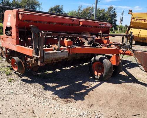 Sembradora Usada Tanzi 4300 de 24 a 19,5 y a 39