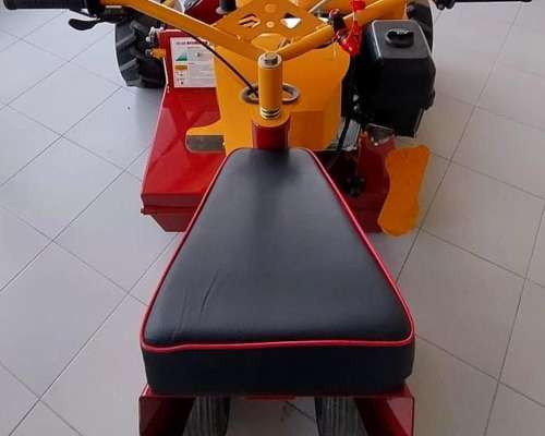 Tractor Cortar Cesped y Desmalezadora