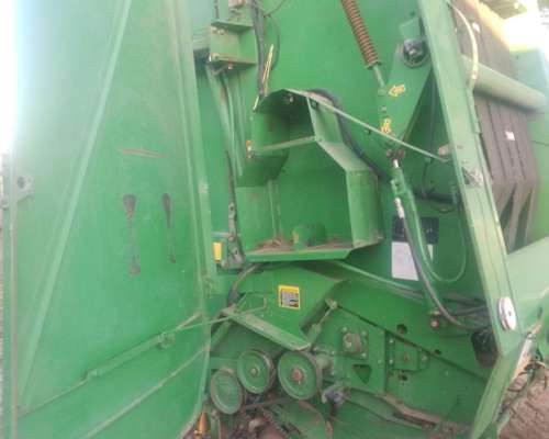 Rotoenfardadora John Deere 567