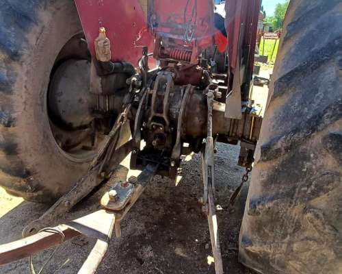Tractor Massey Ferguson 1195 con Tres Puntos.