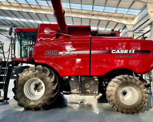 Case IH Axial Flow 8010 - año 2007.