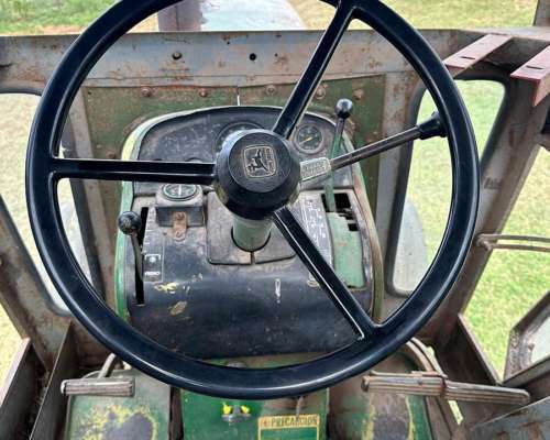 John Deere 2420 con Cabina